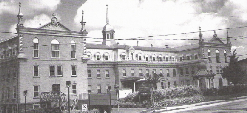 L'école d'industrie fut située dans ces locaux à ses débuts. 